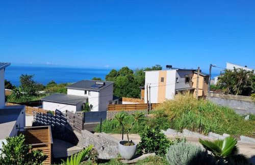 Les Avirons House | Entre mer et forêt