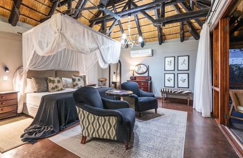 Okaukuejo Cabin | Epacha Game Lodge & Spa