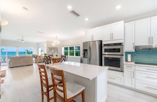 Northwest Point Apartment | Epic 3BR , all Ensuite, On-site Diving, Pool and Spa