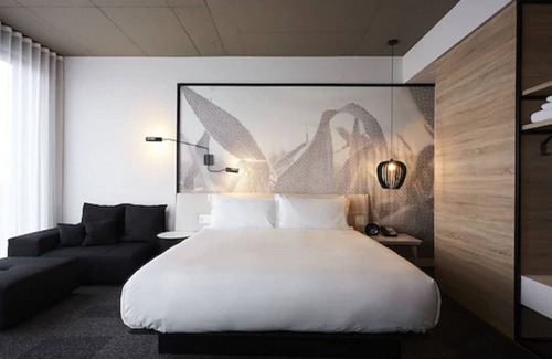 Brossard Hotel | Escad Hotel Quartier DIX30