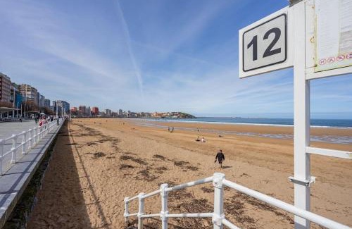 Gijon-Este Apartment | Escalera 12