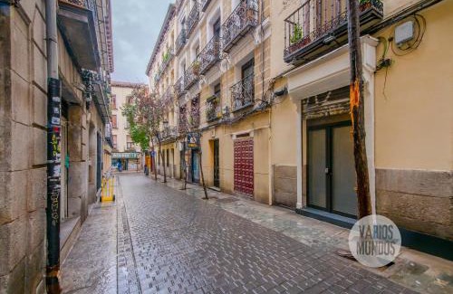 Huertas Apartment | Escapada urbana para 8 en Calle del Infante GL