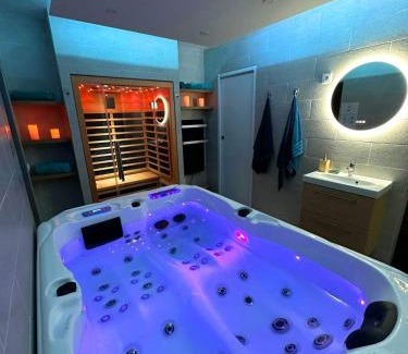 L'Isle-Adam Apartment | Escapade Relaxante - Spa - Jacuzzi - Sauna - Privés