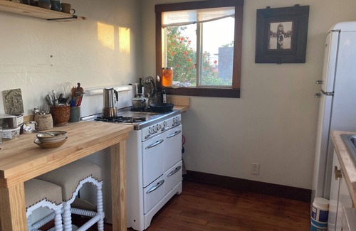 San Clemente Cottage | Escape to our enchanting Beach Cottage Oasis with its own private pool and spa.