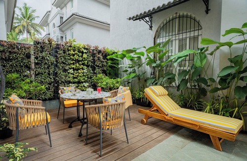 Gauravaddo Villa | Esh Cottages Birch | Hillside 4-BHK Hideaway With Lush Garden, Common Pool, & Gaming Zone