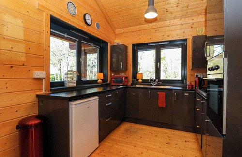 Salen Cottage | ESK LODGE, pet friendly, with open fire in Salen, Isle Of Mull