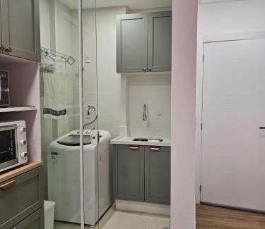 Sao Francisco de Assis Apartment | Espaçoso e decorado Studio com Home Office e closet