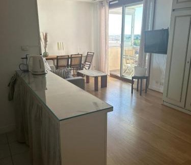 Arcachon Apartment | Esperanza Basin and Port View