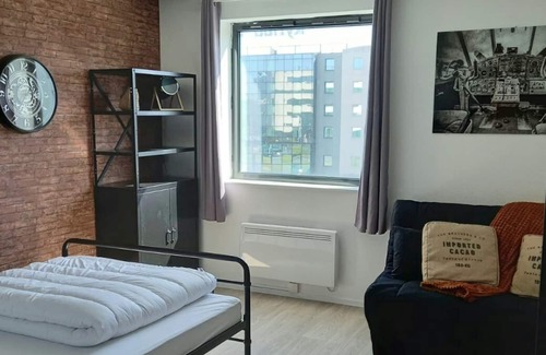 Chasseneuil-du-Poitou Apartment | Esprit Industriel au Pied du Futuroscope