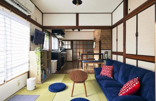 Kameari Apartment | Est house KAMEARI -Entire Tokyo House with Direct Bus Access to Airport and Disney in a Peaceful Local Neighborhood with 24 Hour Shops and Dining Options-