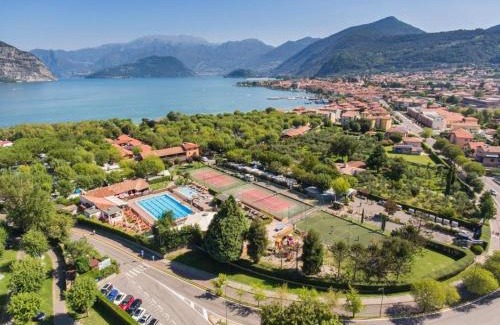 Iseo Other | Estivo Premium Deluxe mobile homes on Camping Del Sole Village