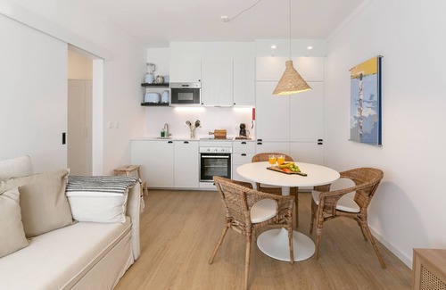 Consolacao Apartment | Estrelas da Praia - Stylish and Cozy Apartment