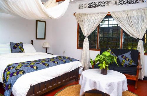 Arusha Cabin | Ethiopian restaurant and lodge