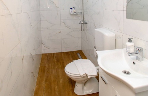 Pale Apartment | Ethno Village Dolina Mira - One Bedroom Holiday Home (Drina)