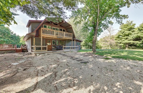 Eureka Springs House | Eureka Springs Rental Cabin 8 Mi to Downtown!