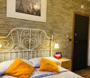 San Leonardo House | Europe Station Rooms