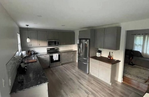 Saratoga Springs House | EV Charger/Office/Pet Friendly/Outdoor Dining Area