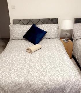 Gillingham Apartment | Evanelly lodge