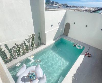 Maribago Villa | evening pool villa