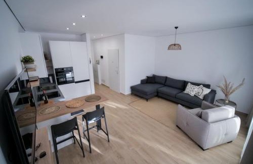 Ishem Apartment | Evergreen Apartment San Pietro