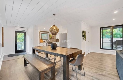 Collingwood House | Evergreen Escape - 3 Acres, 2 Houses, 16 People