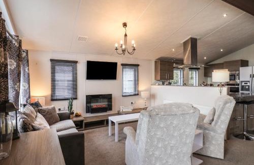 Cayton Bay House | Evergreen Pines