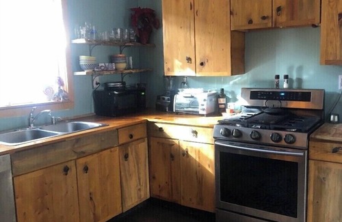 Evergreen House | Evergreen Romantic Mountain Cabin near Evergreen Lake.