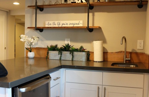 Silver Lake House | Excape to the lake! Just 20 Miles to Seattle- Fresh Remodel