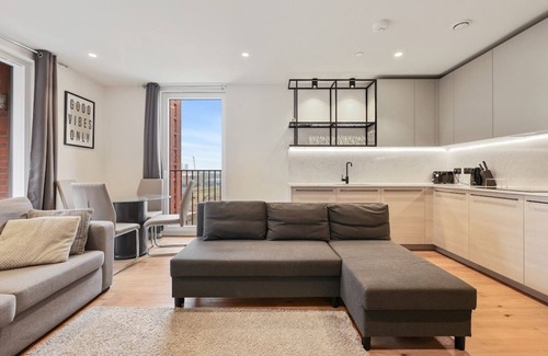 Lansbury Apartment | Excel Riverside 2 Bed