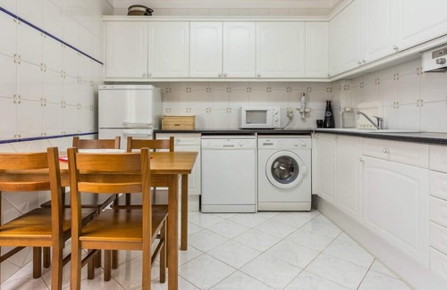 Cavacos Apartment | Excellent 2 bedroom apartment in Albufeira, Algarve with pool by the beach