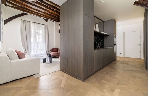 Saint-Thomas-d'Aquin Apartment | Exceptional 130m2 apartment in St Germain with daily maid service-very luxe!
