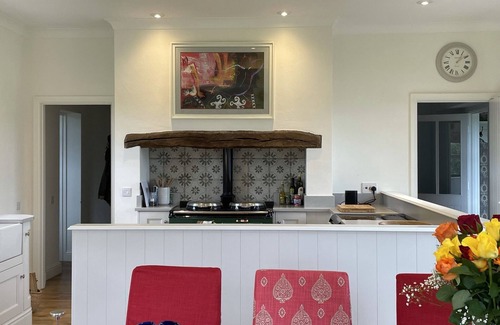 Welton House | Exceptional 3 Bedroom Detached House with Private Lake and Large Gardens