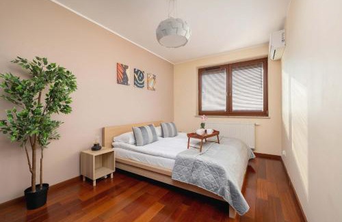 Zakrzowek Apartment | Exceptional Apartment with Balcony by Noclegi Renters