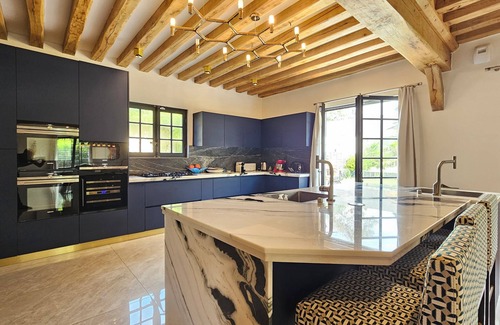 Benerville-sur-Mer Villa | Exceptional villa, 5 bedrooms, 20m from the beach, spa.