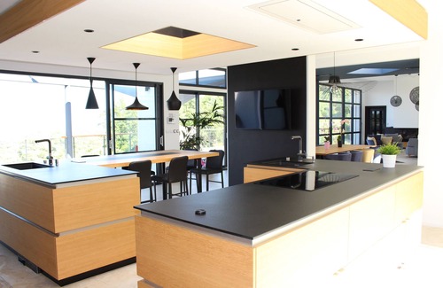 Hyeres House | Exceptional property with sea view - swimming pool - spa - gym.