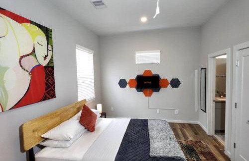 Houston Apartment | Exclusive Exquisite Three Story Home HPLE