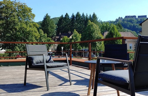 Cortendorf Apartment | Exclusive studio apartment with roof terrace and view of the Veste in the Cortendorfer Stadel