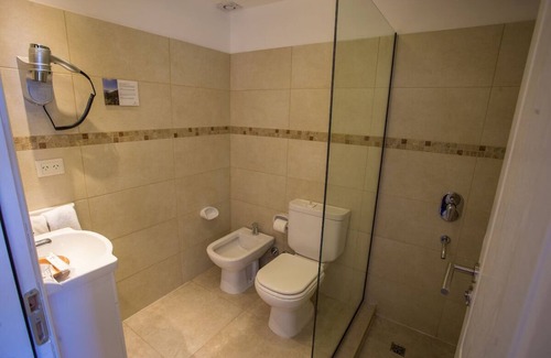 San Carlos de Bariloche Hotel | Experience Bariloche: Room with Stunning Outlook -Near Playa Del Centro