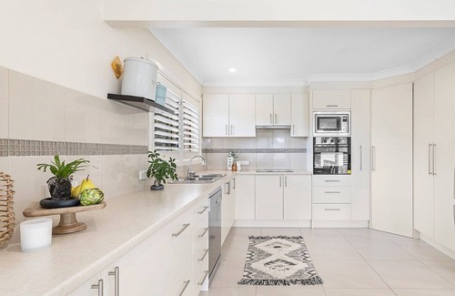 Nelson Bay House | Experience Coastal Bliss: Your Ultimate 5-Bedroom Getaway @ Bagnall's Beachouse