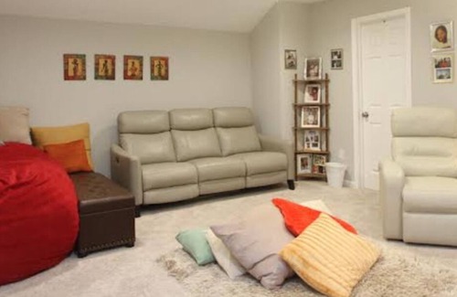 Acton Condo | Experience Grandeur in Indianapolis