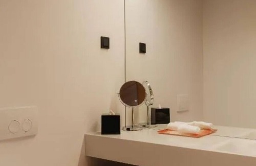 Sao Jorge de Arroios Hotel | Experience Soothing Moments & Luxury! Near Alameda de Santo António dos Capuchos