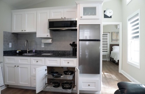 Green Valley Apartment | Experience the luxury and comfort of our new guesthouse in the heart of NC Triad