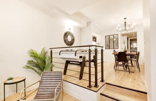 Parc-de-Montsouris Apartment | Explore Local Bakeries from a Boho Artist Loft