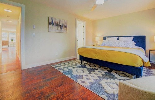 Greenwood House | Explore PNW | 3 Mi Green Lake & Golden Gardens Beach | 15 Min 2 Dwtwn | 30 Min Whidbey Is Ferry