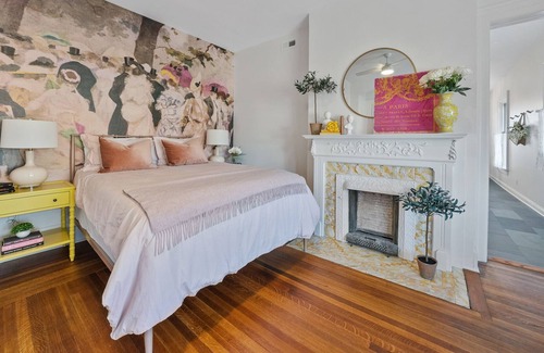 Sandusky House | Exquisite Condo just steps away from Battery Park Marina F