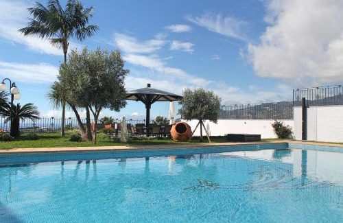 Santo Antonio Villa | Exquisite Madeira Villa Villa Funchal Belair 4 Bedroom Panoramic Sea View Heated Pool Hot-Tub