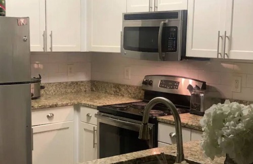 SoNo Apartment | Extremely Cozy and Comfortable in Downtown