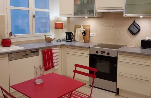 Marais Apartment | Extremely rare 3-bedroom apartment on the Seine