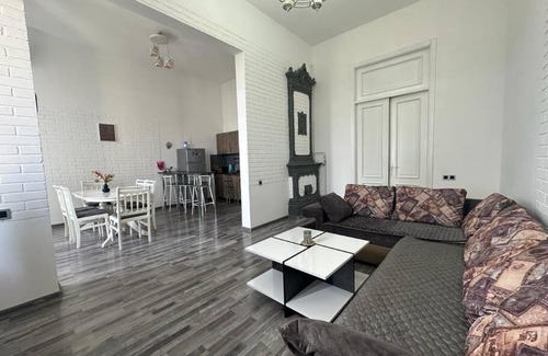 Shahbuz Apartment | F1 Hard Rock Apartments