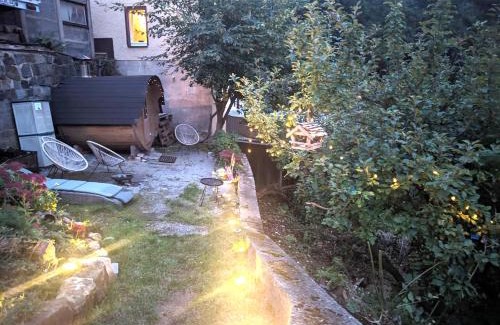 Sebnitz Apartment | F2 - Urlaubsmagie Sauna, Pool & Garten